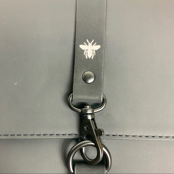 DIOR Bee Make Up Vanity Bag / Clutch, NWOT. - Picture 7 of 8